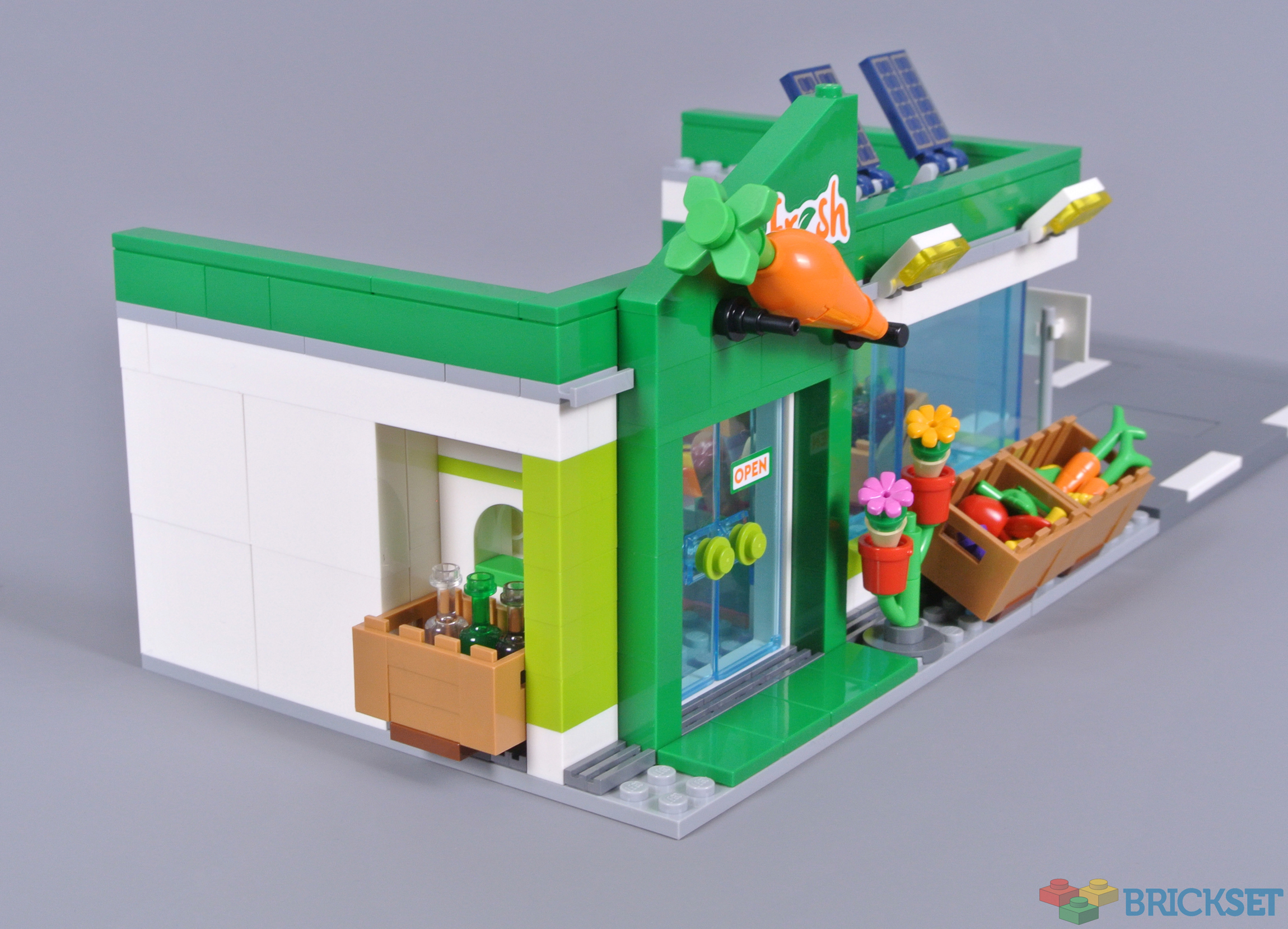 LEGO City 60347 Grocery Store review | Brickset